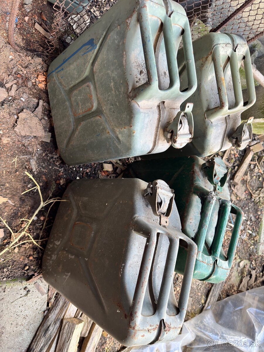 Ocelove kanistre 9ks na Naftu