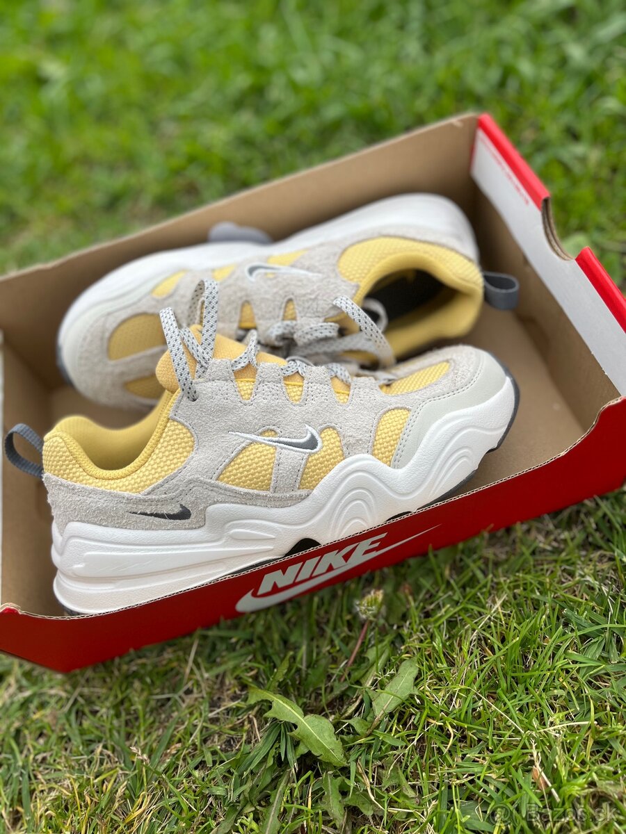Tenisky Nike Tech hera