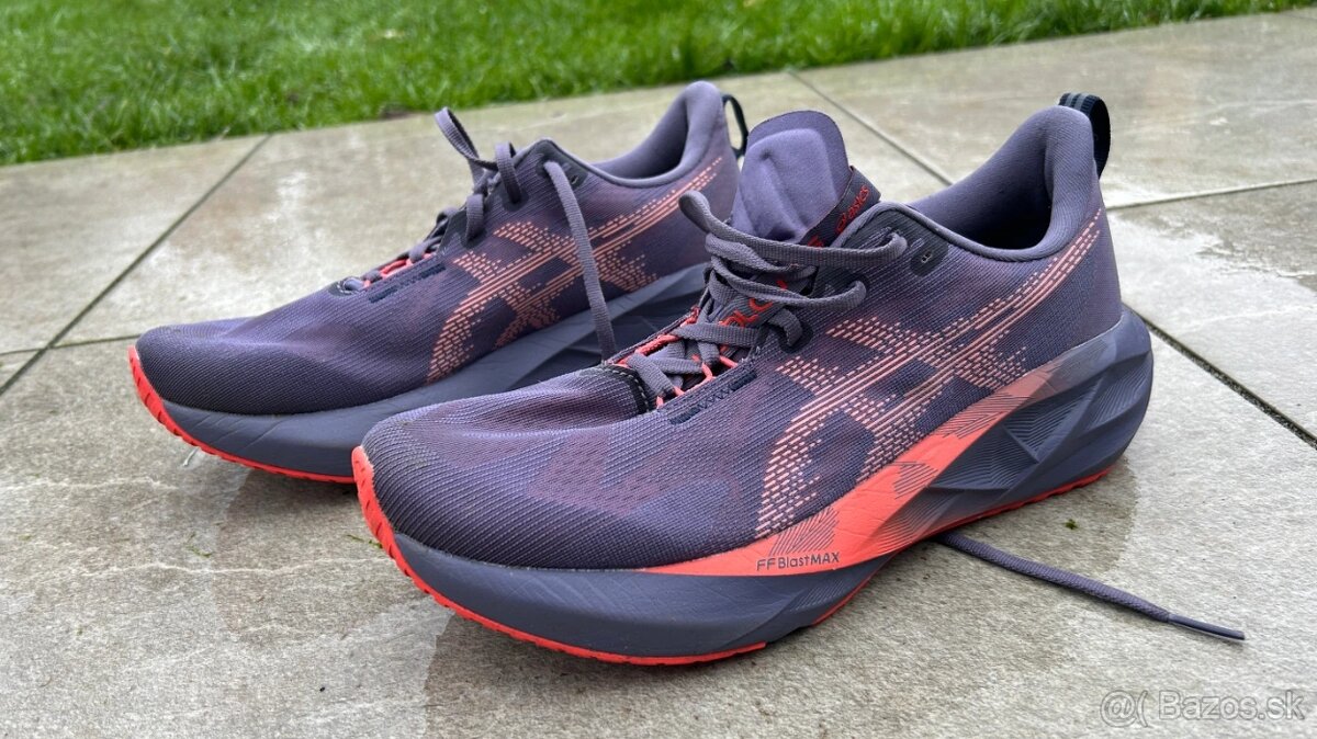 Asics Novablast 5 / Pánske bežecké tenisky / EUR 48, CM 30,5
