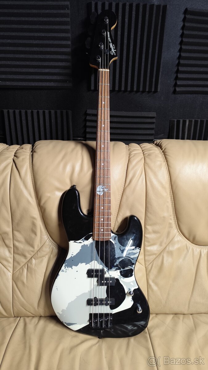 Squier Frank Bello jazz bass