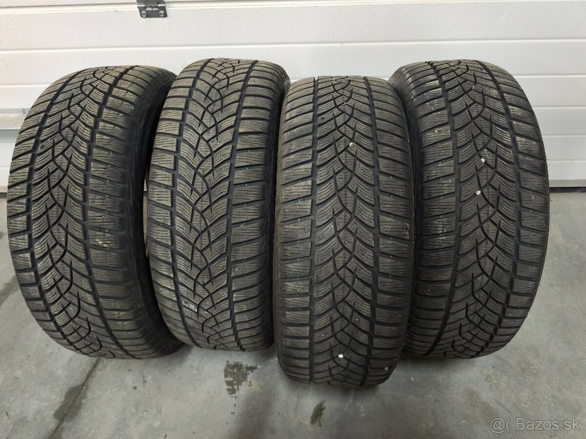 Zimné pneumatiky 215/55/ R17