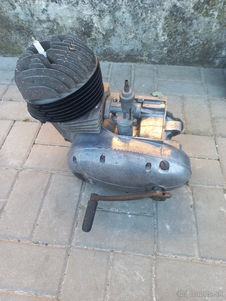 Jawa cz 125 453 motor