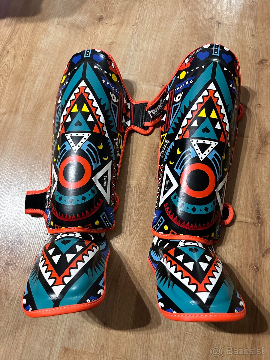 Boxerské rukavice TWINS 12 oz + chrániče holení M