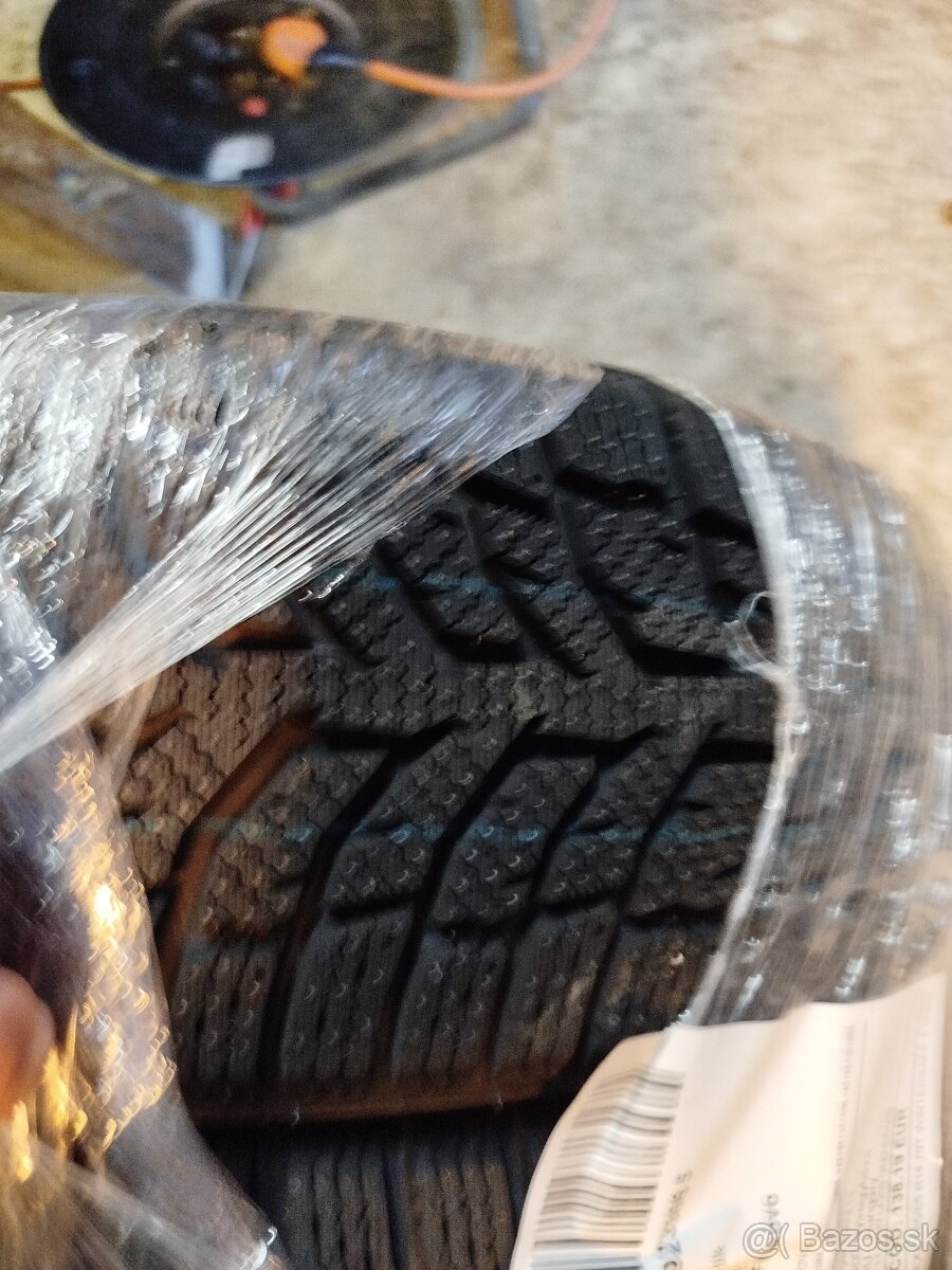 Predám úplne nové zimné pneumatiky 165/65 R14