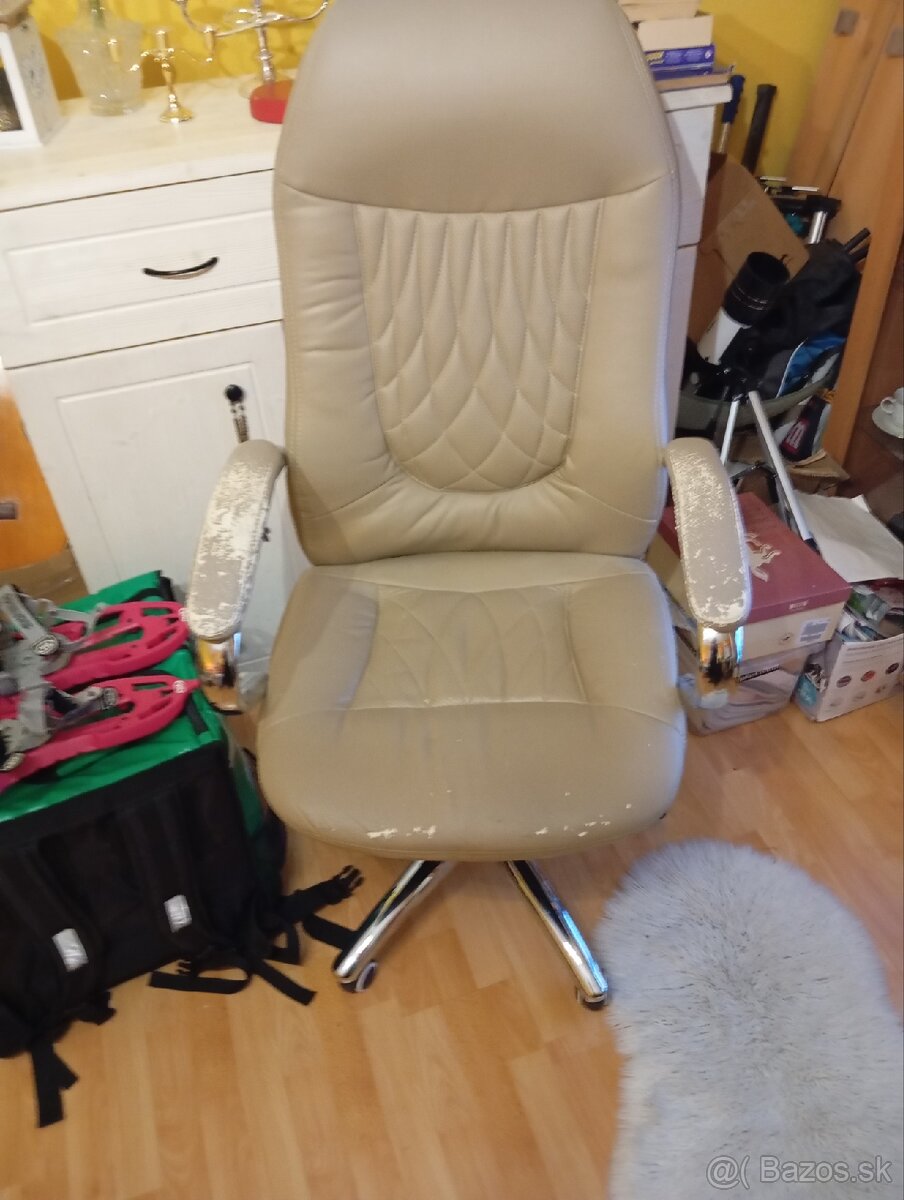 Kancelárska stolička