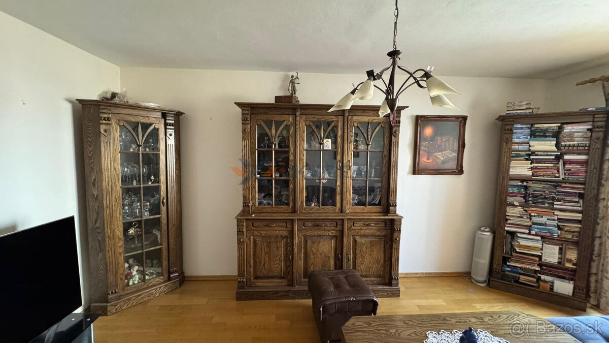 Predaj: Kompletný a Zrekonštruovaný 3-izbový Byt s Balkónom 