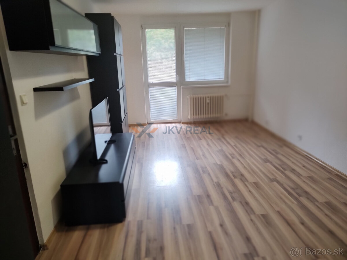 Exkluzívne Prenájom : 3 izbový byt v Trenčíne JUH