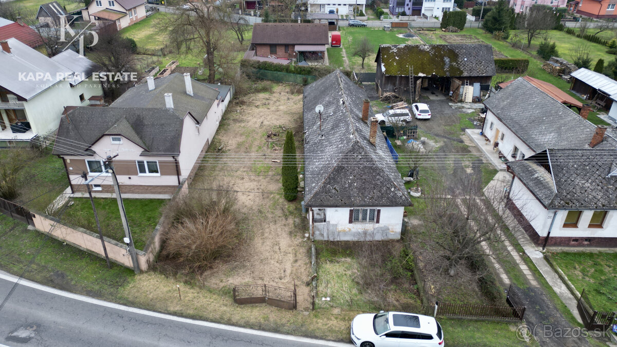 Pozemok so starším rodinným domom na predaj, obec Tovarné