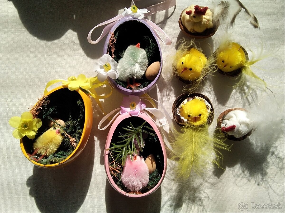 Veľkonočné vajíčka a kuriatka