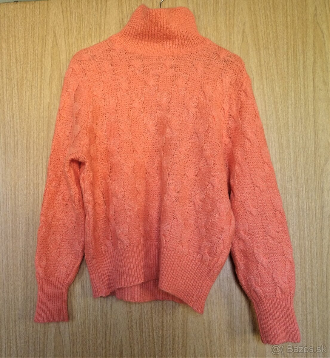 Dámsky pletený sveter s mohérom M