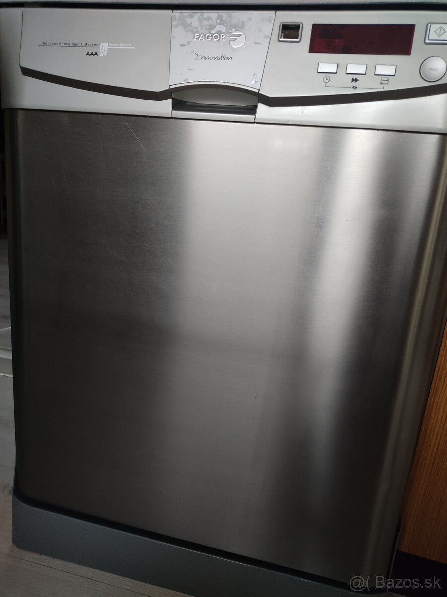Umývačka Fagor volne stojaca 60 cm antikor