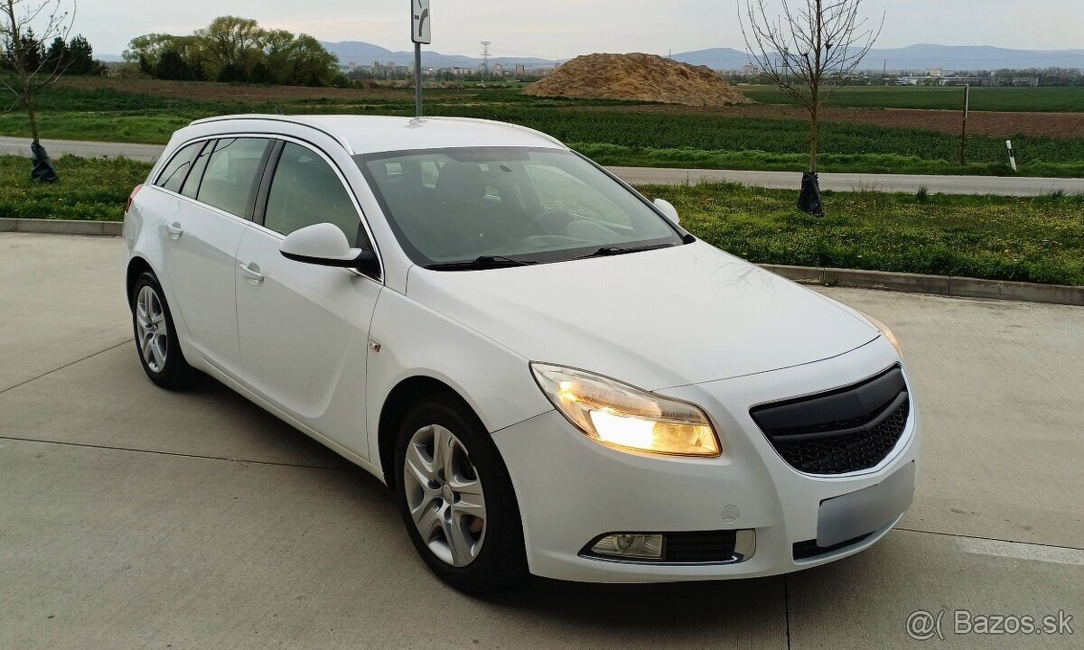 Opel Insignia Sports Tourer 2.0CDTi 96Kw R.v9/2011 M6