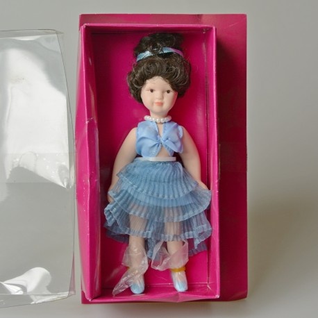 Celo porcelánové bábiky z Anglicka