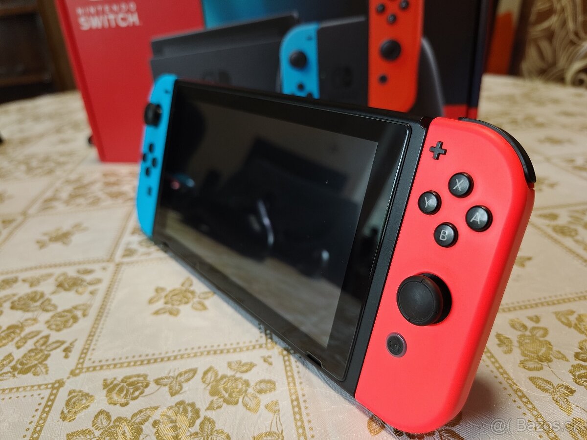 Nintendo Switch + 512GB SD karta + Mario Kart 8