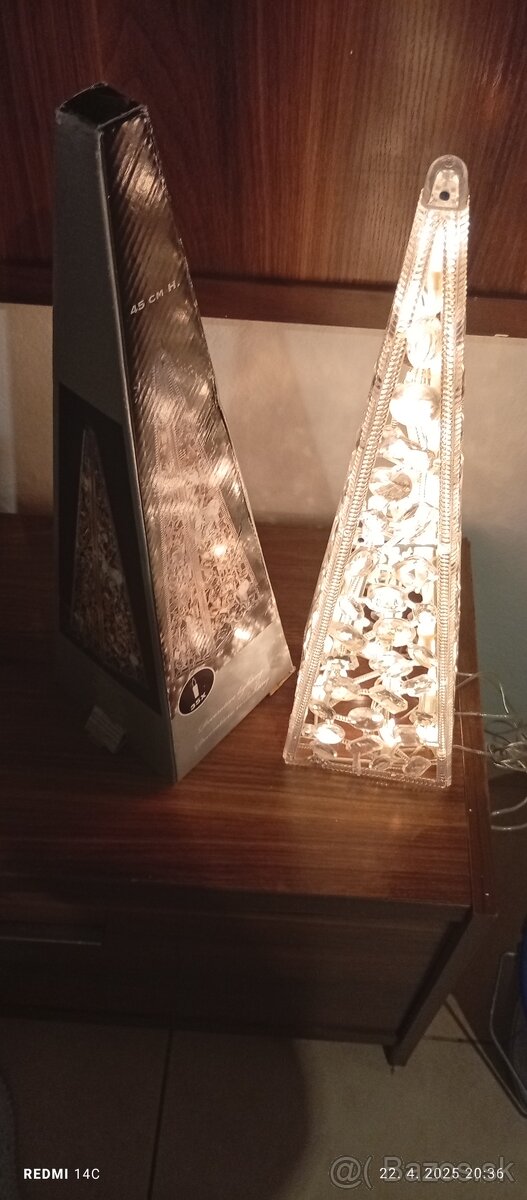 LED stromcek.