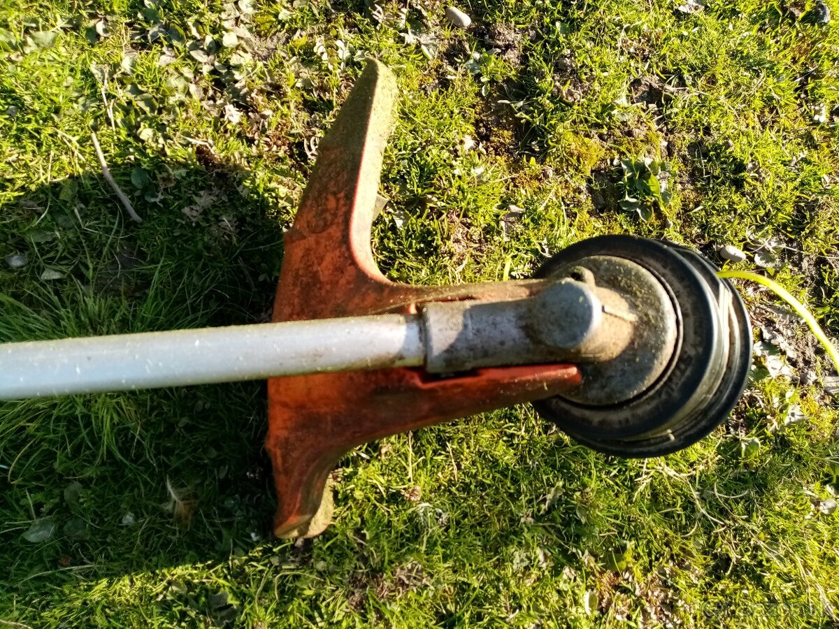 Krovinorez Stihl fs 55 - -.