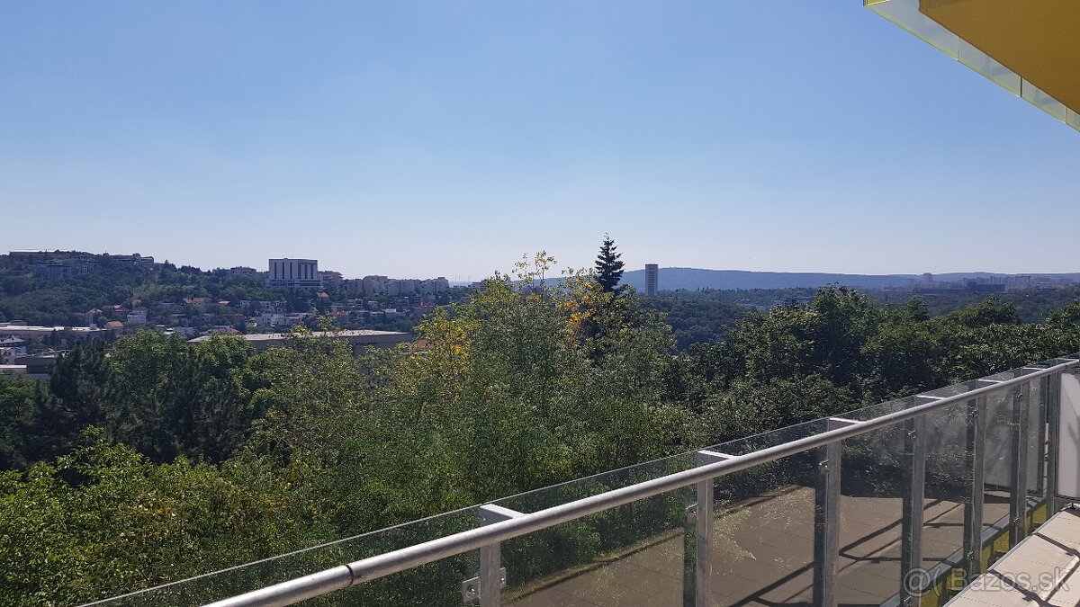 Kramáre, 2-izbový krásny slnečný byt 72 m2 + gar. státie.