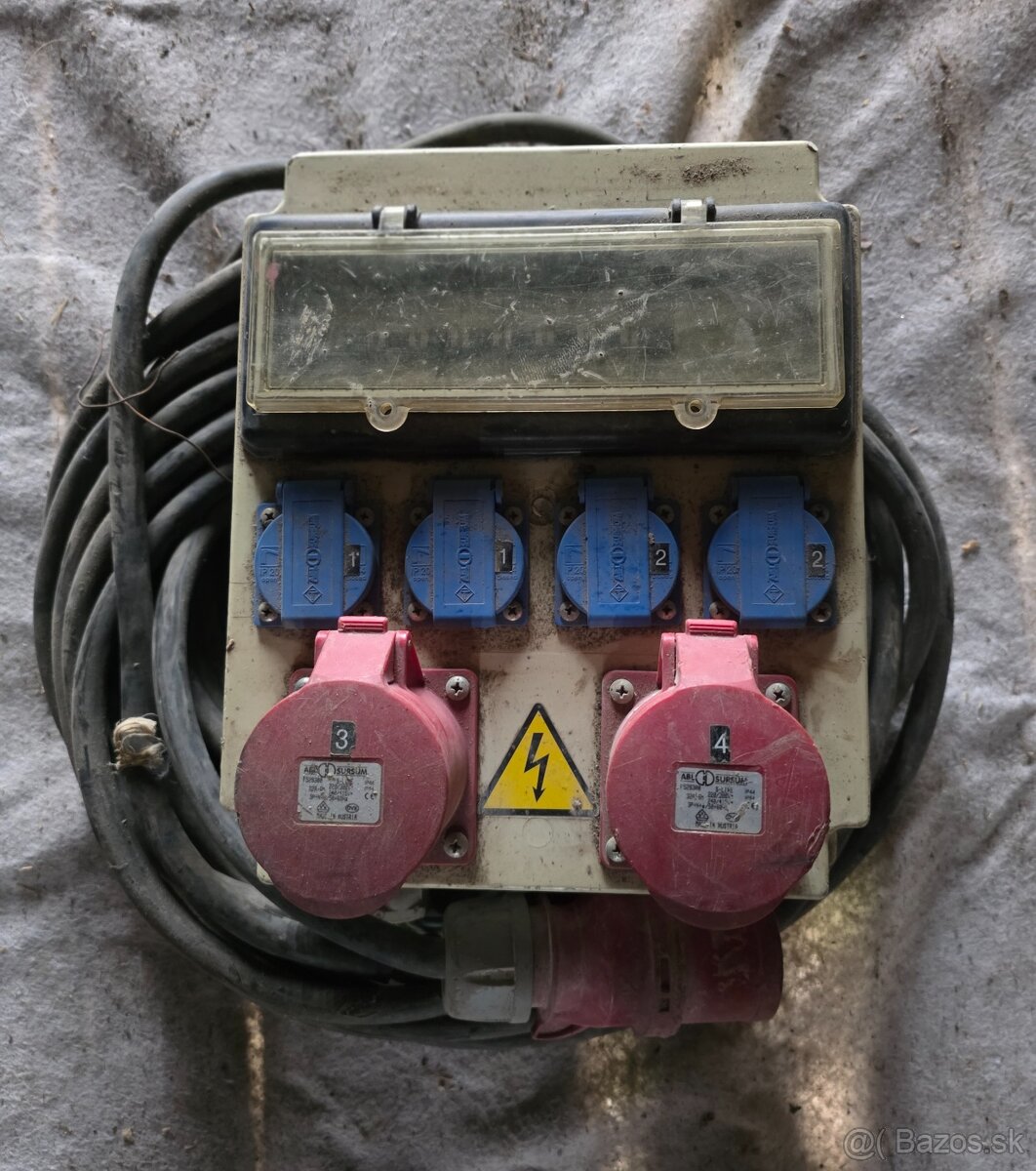 rozvádzač na 230 a 400V