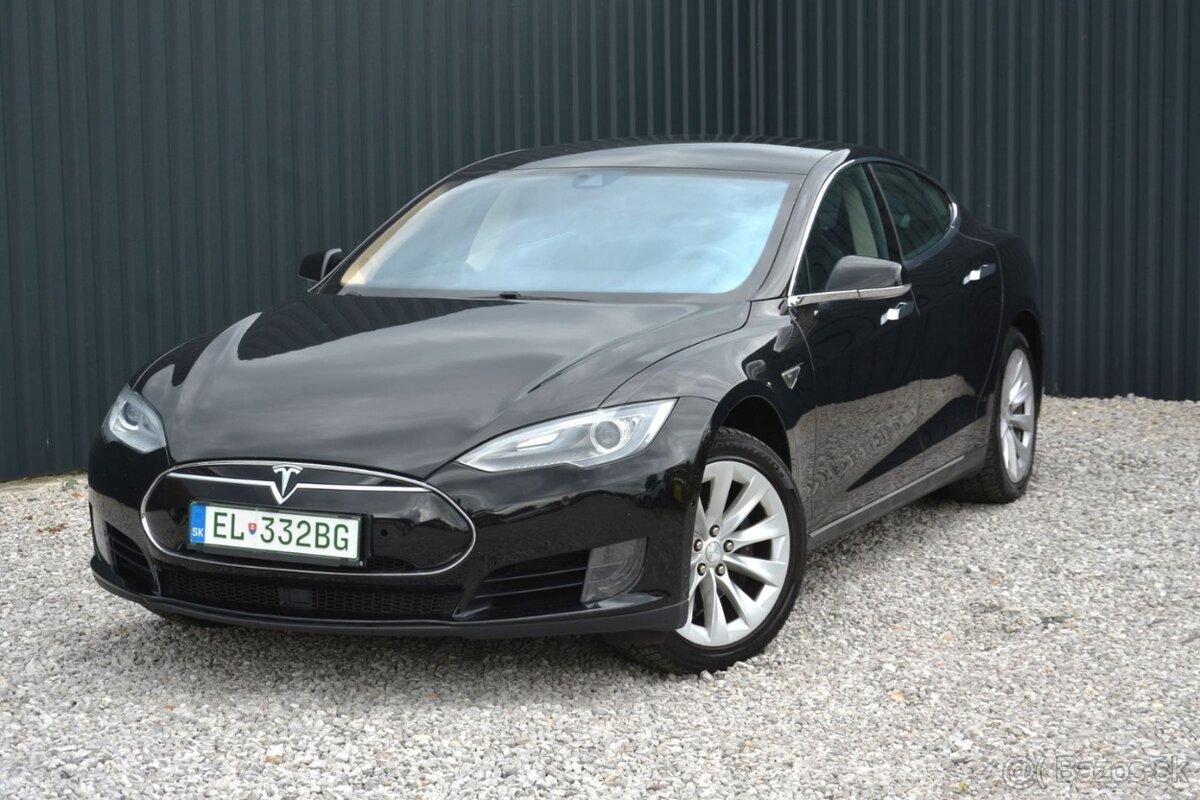 Tesla Model S 4×4 koža, vzduchový podvozok 386kw