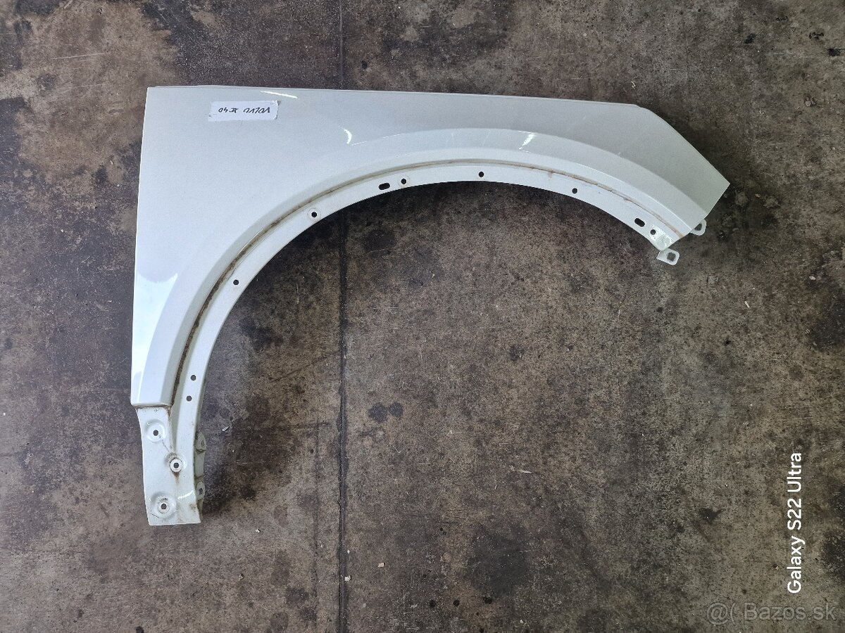 Volvo xc40 blatník originál