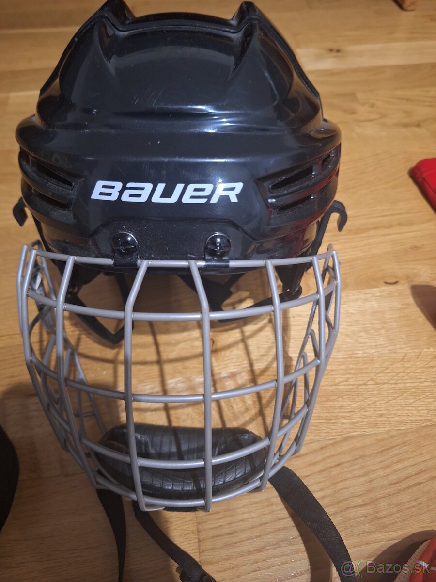 Predam detsku hokejovú výstroj