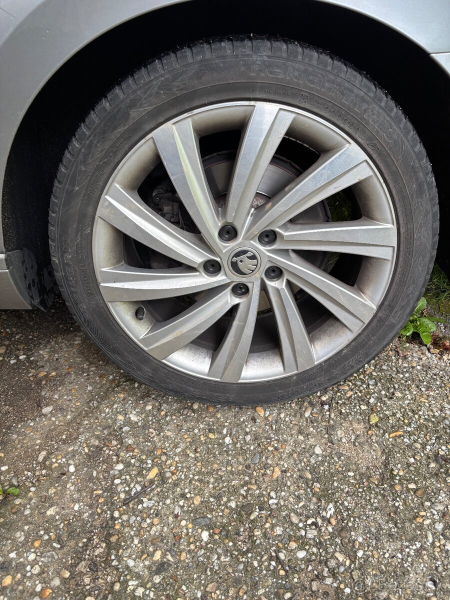 Elektróny + celoročne pneu