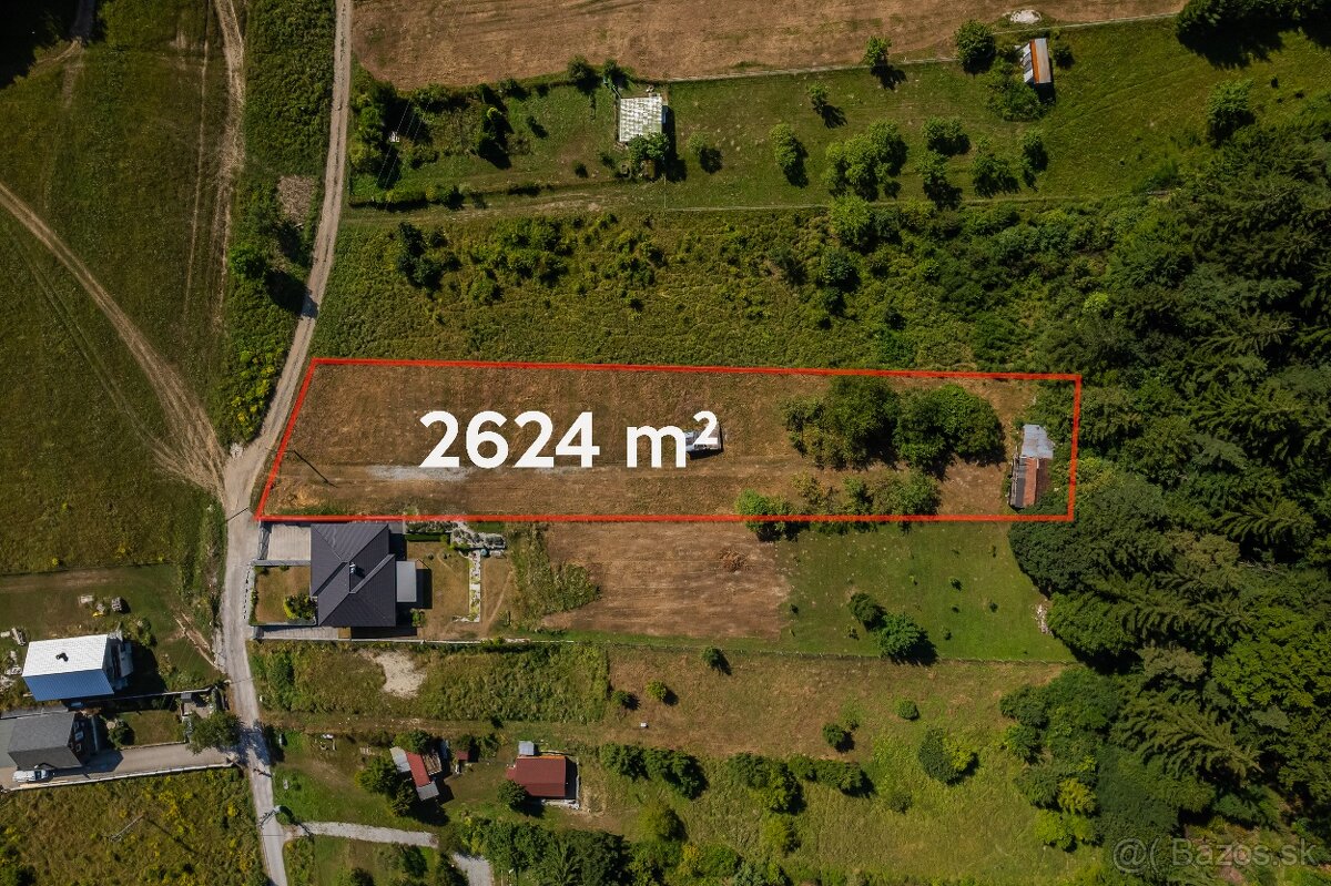 Pozemok pod hradom Lietava