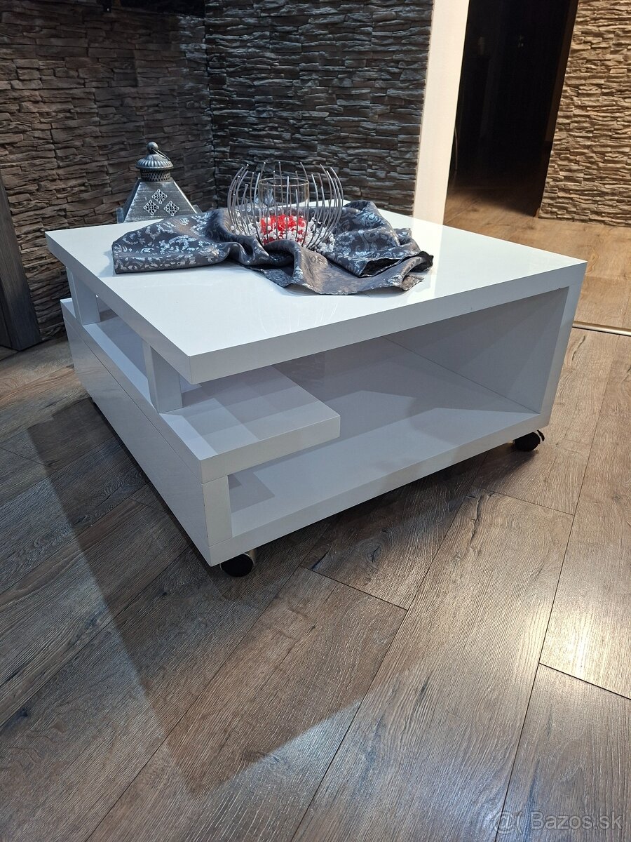 Konferenčný stolík