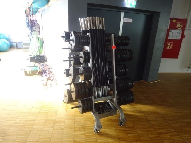 Bodypump-Rack, stojan s tyčami a závažiami