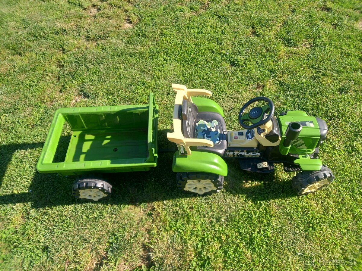 Elektricky traktor