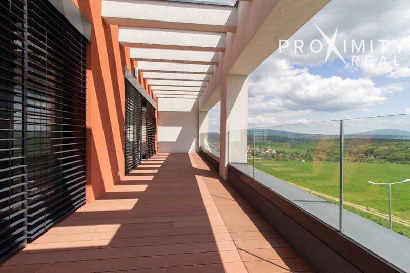 Na prenájom 3 izbový byt s priestrannou 27m2 terasou
