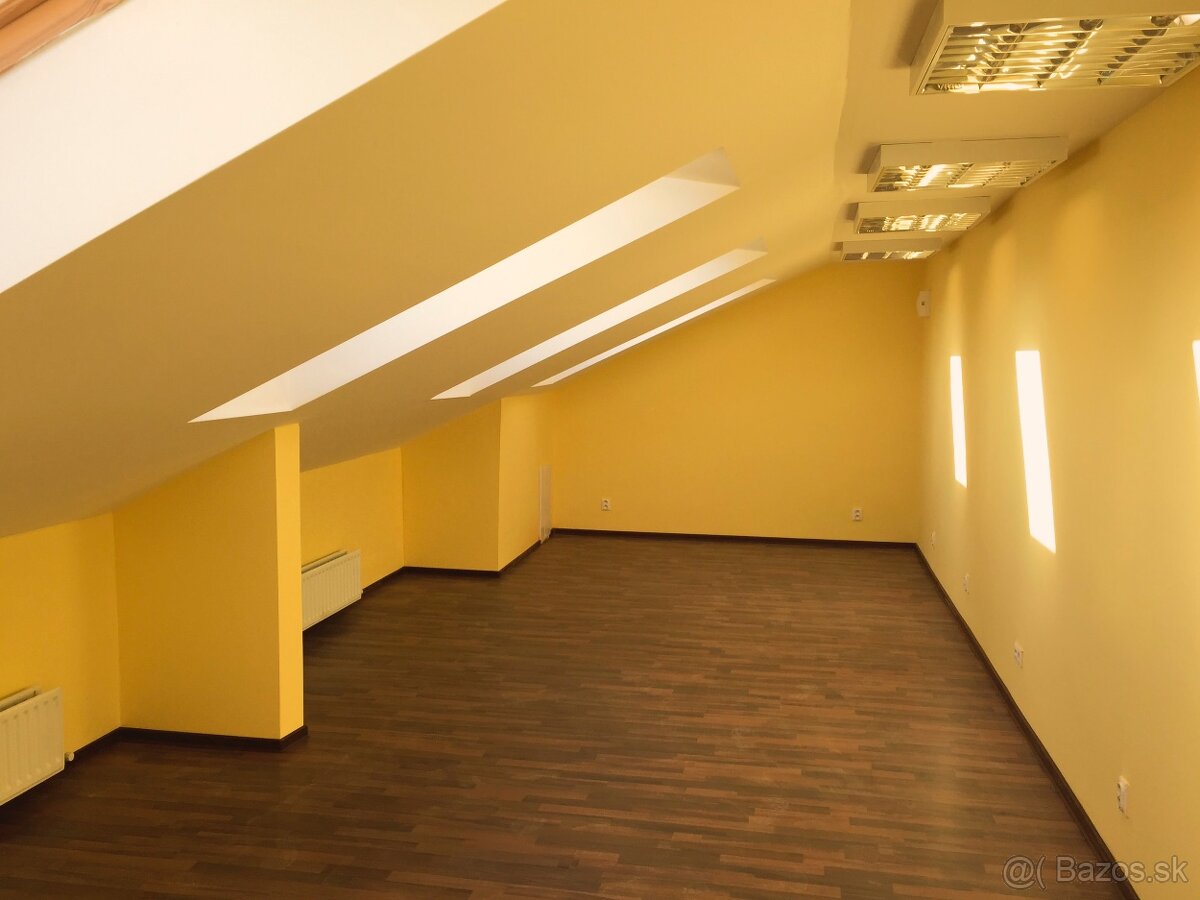 Priestor s umývadlom - 34 m2 - Mäsiarska ul.