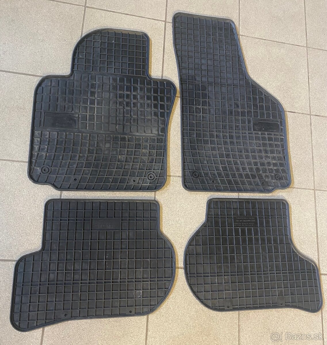 - - - 4ks gumené koberce / rohože Škoda Octavia 2 - - -