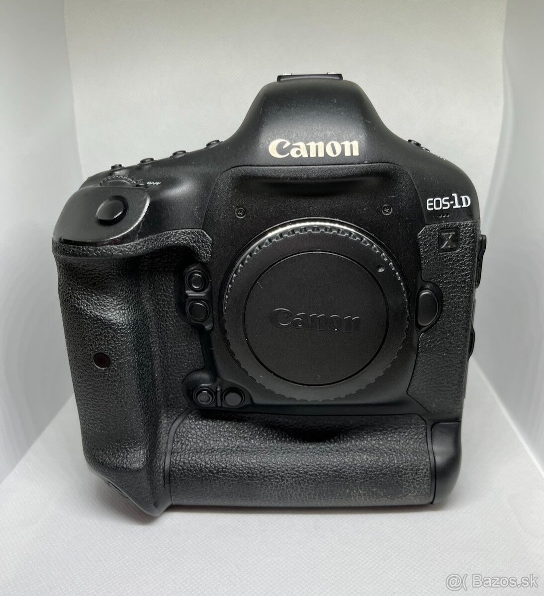 Canon 1D X - 320 000 cvakov