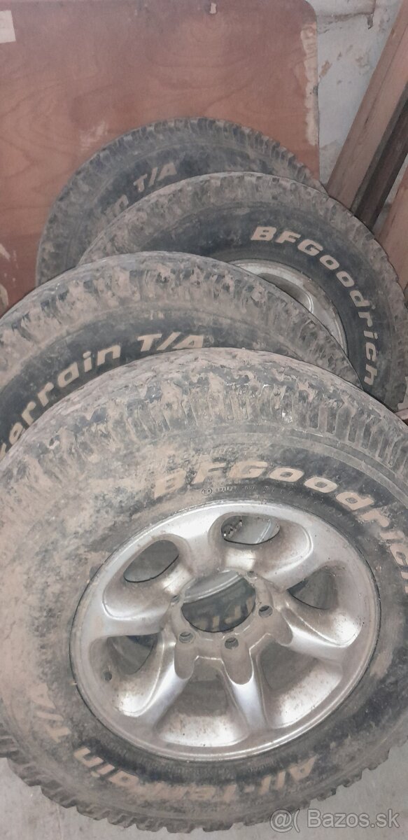 Pajero 2 gumy + disky
