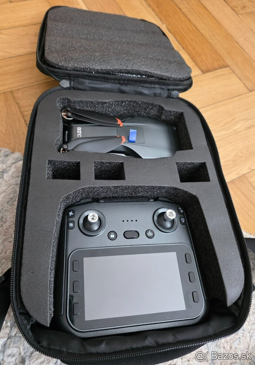 dron s DO s displejom...