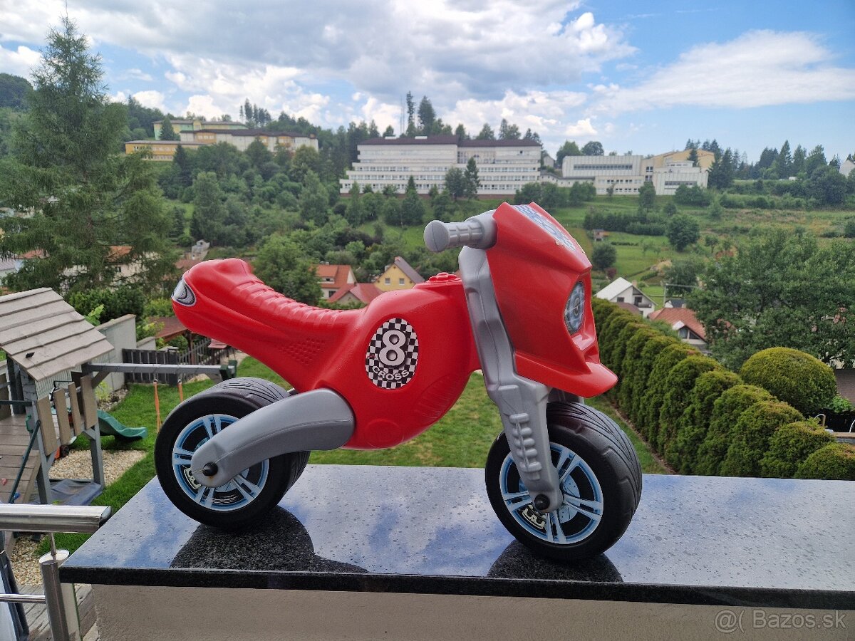 Veľká motorka odrážadlo