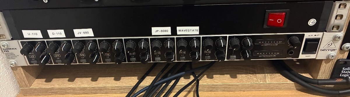 Behringer RX1602 V2 rack mixpult