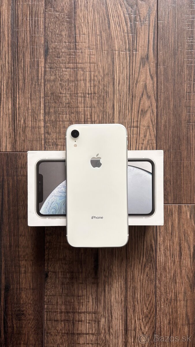 iPhone XR 128GB - biely + MagSafe kryt