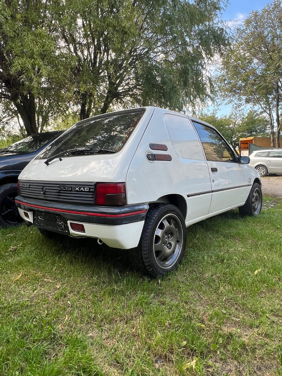 Peugeot 205