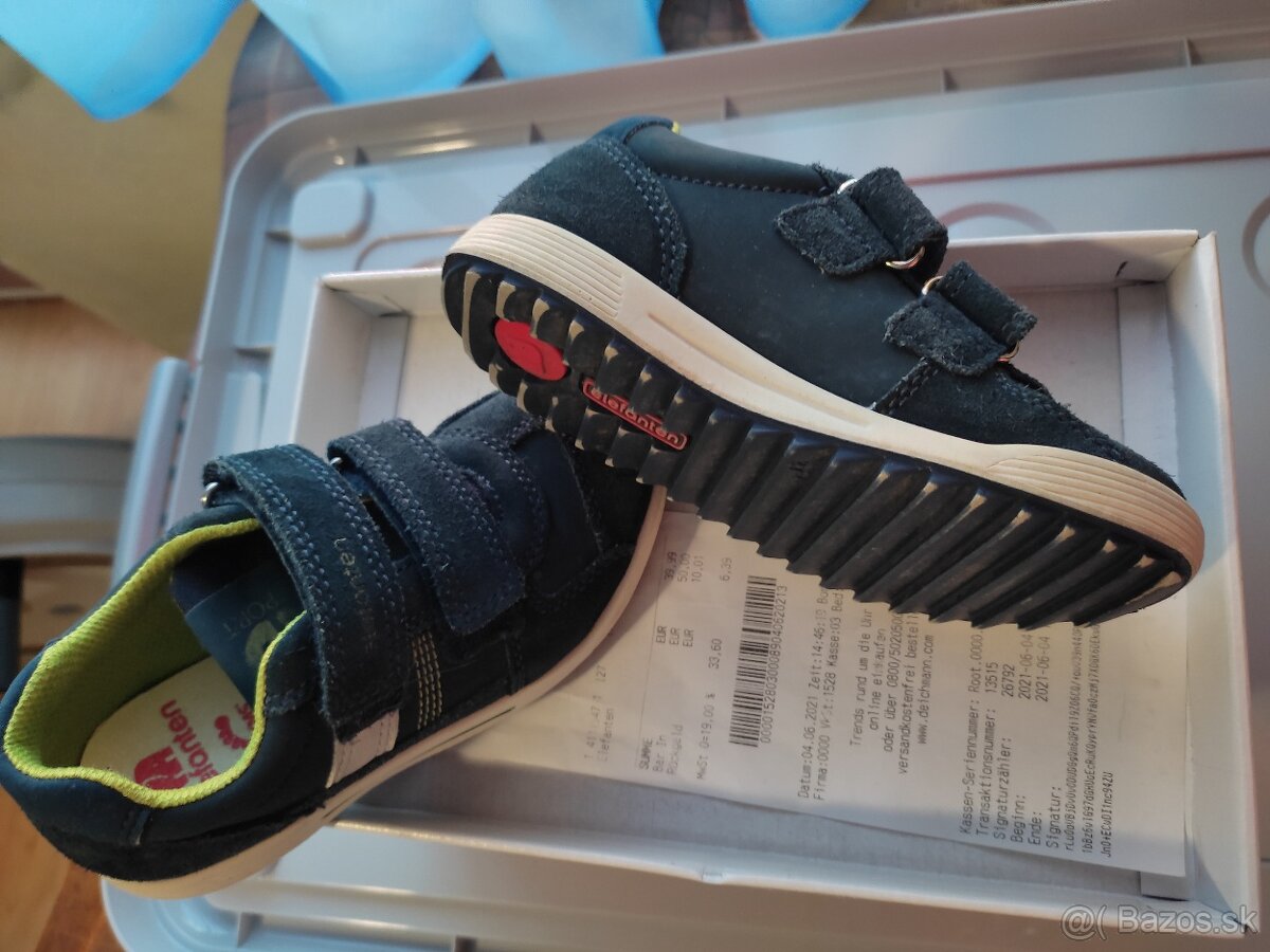 Kožené chlapčenské topánky.