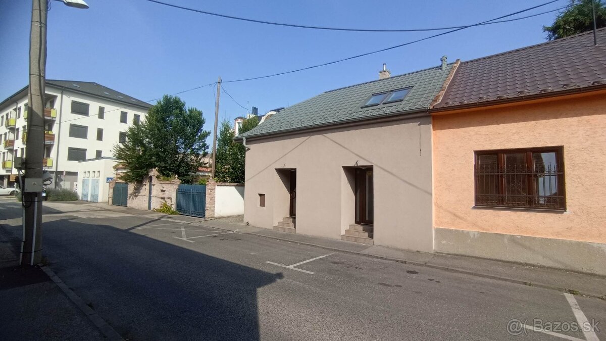 2x obchodné priestory v centre DS, Sládkovičová