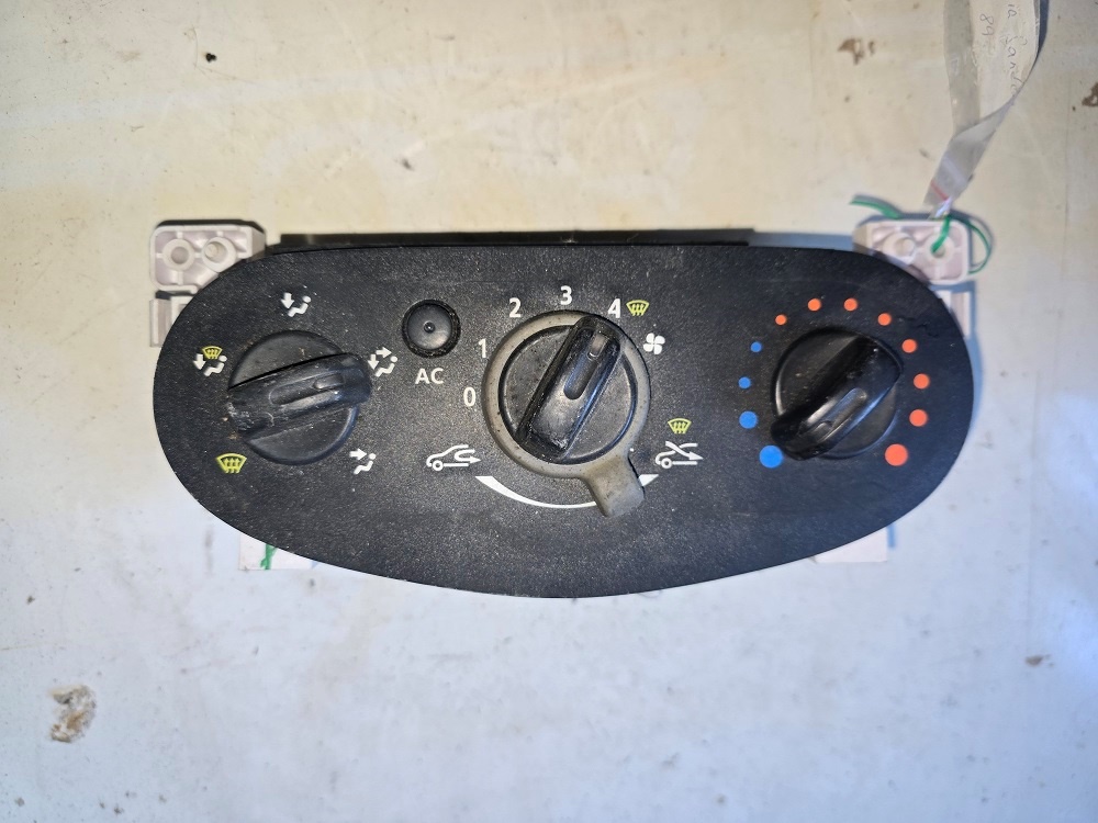 Ovládanie kúrenia Dacia Sandero N106278B