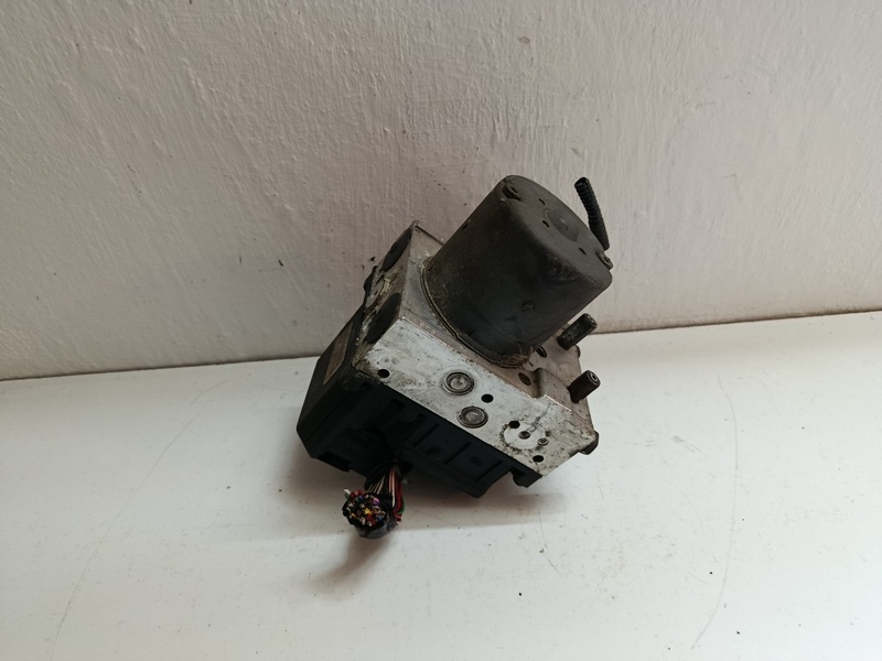 abs rj toyota corolla verso  0265950130  80€