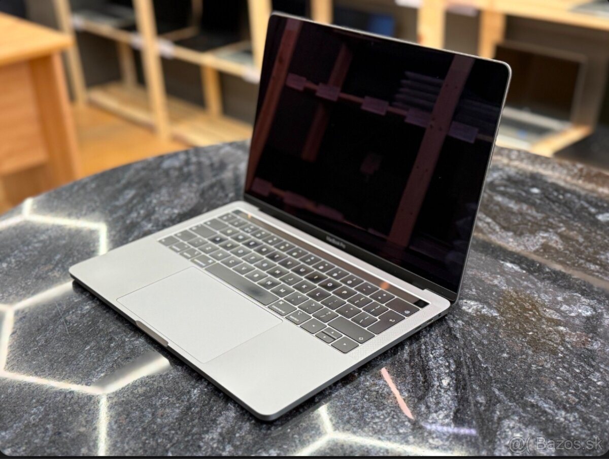 Apple MacBook Pro A1989