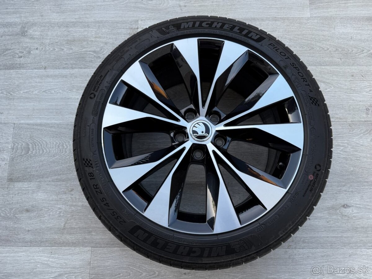 R18 ORIG.LETNÍ KOLA ŠKODA SUPERB III 235/45/18 REF