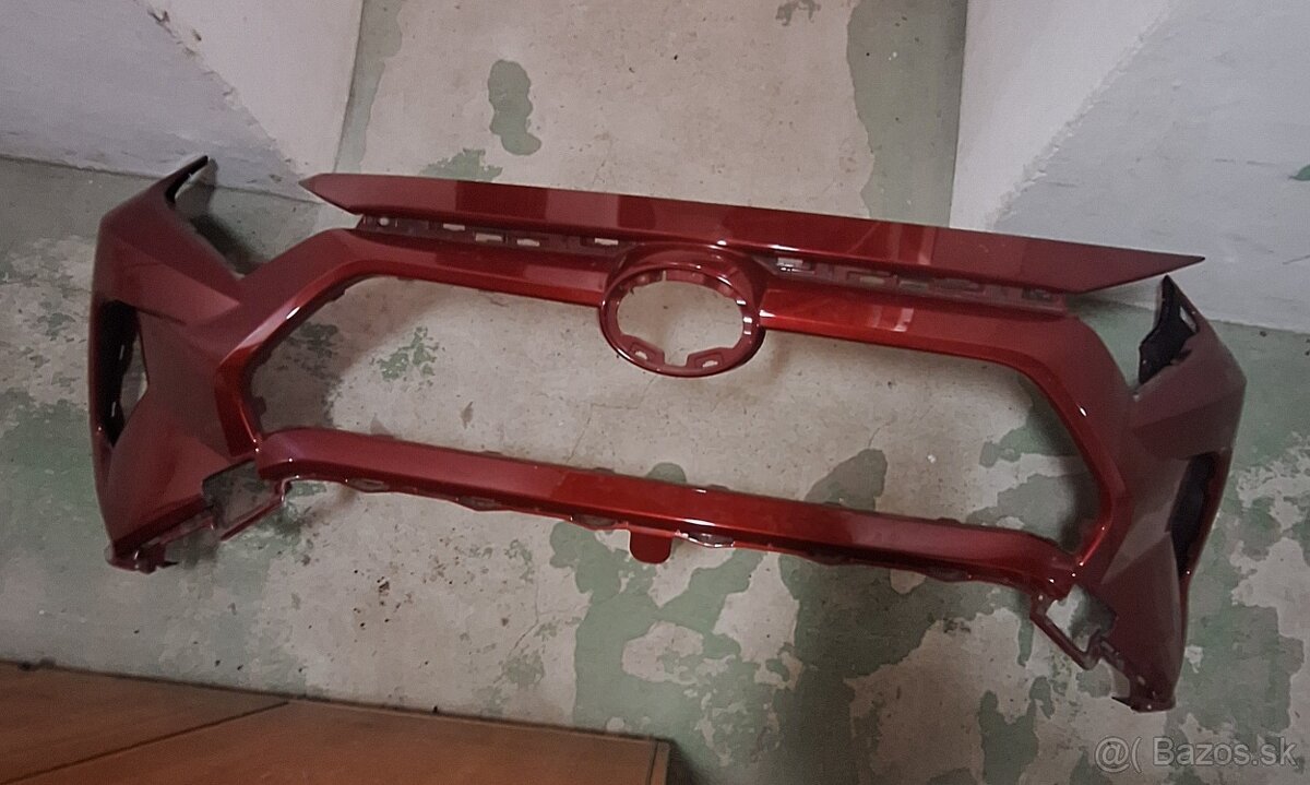 Toyota Rav4 predný naraznik
