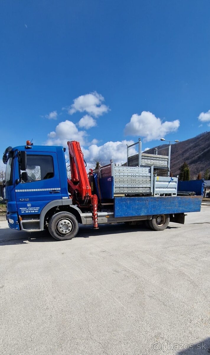 Autodoprava s hydraulickou rukou