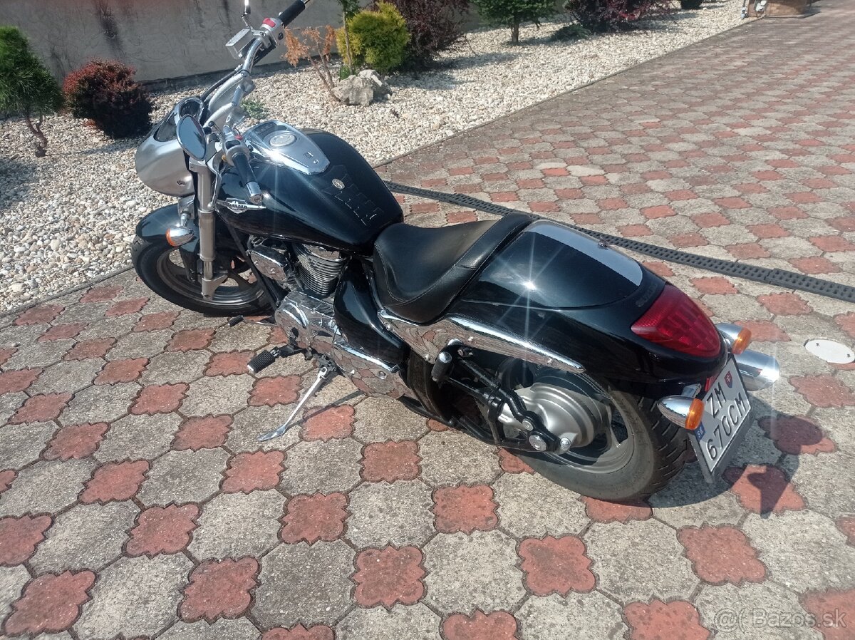 Suzuki intruder vz 800