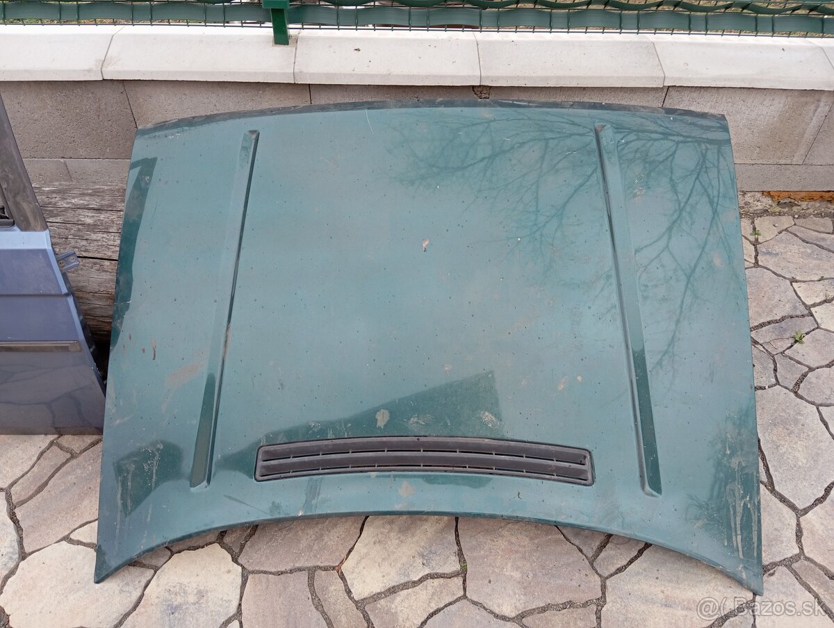Škoda favorit kapota